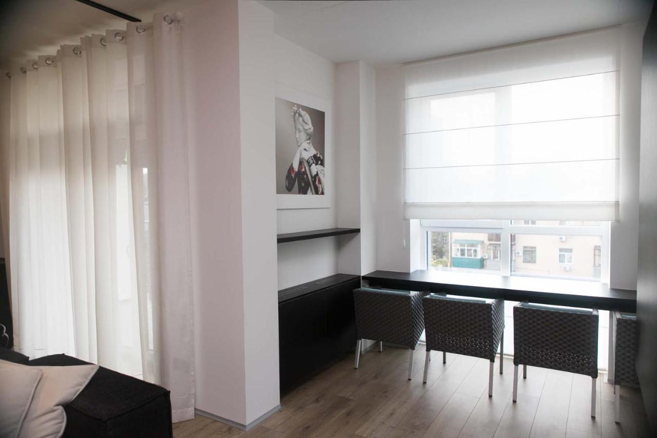 Stylish 1 Bedroom Studio Near Most City Dnipro Exterior photo