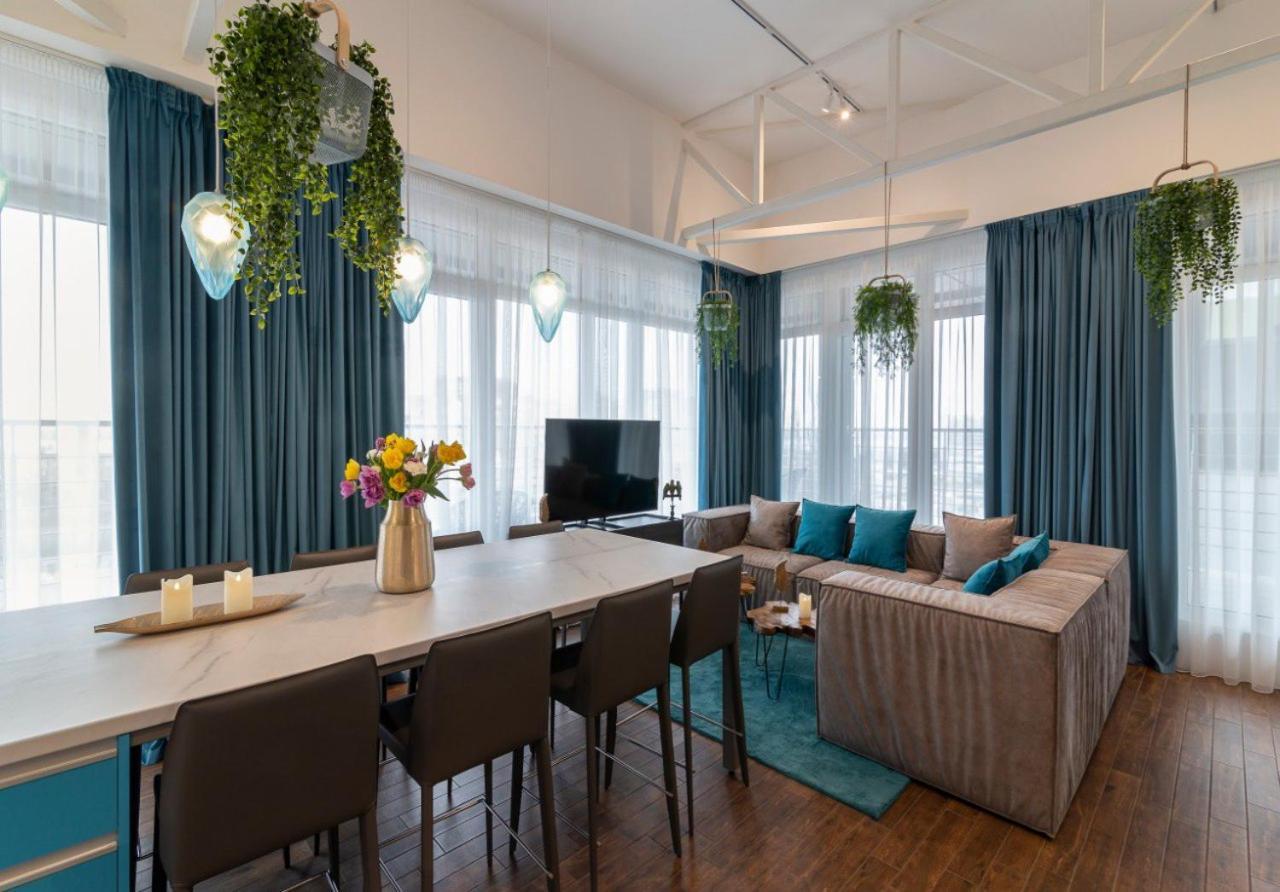 Stylish 1 Bedroom Studio Near Most City Dnipro Exterior photo