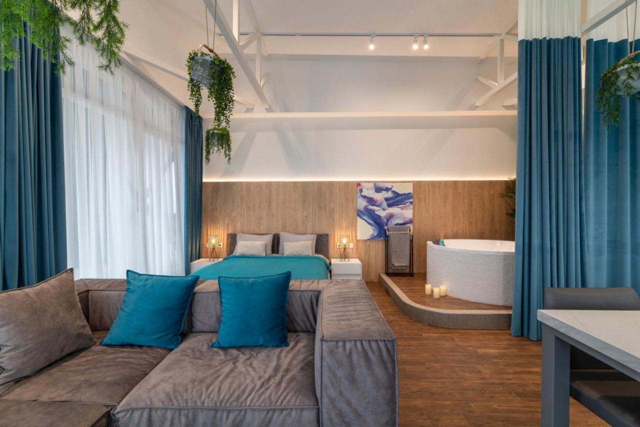 Stylish 1 Bedroom Studio Near Most City Dnipro Exterior photo